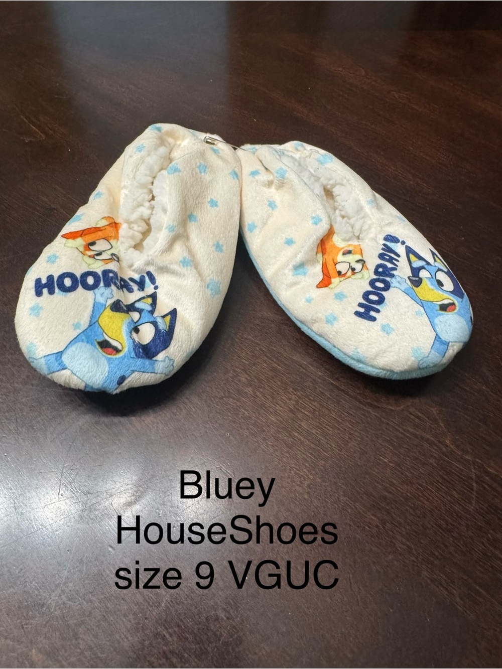 Bluey Kids Plush Slippers - Cream & Light Blue unisex